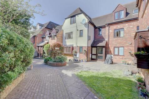 Malthouse Square, Princes Risborough, Buckinghamshire, HP27