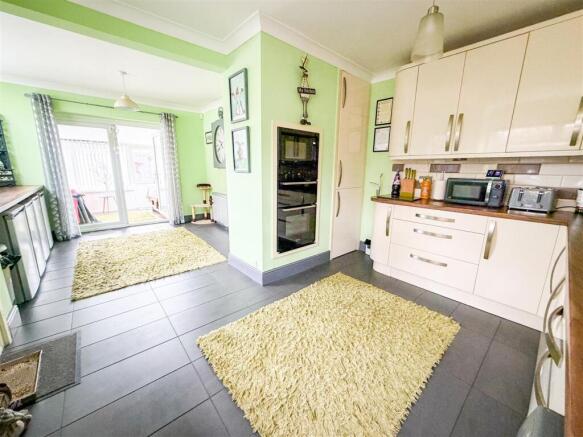 KITCHEN/DINER