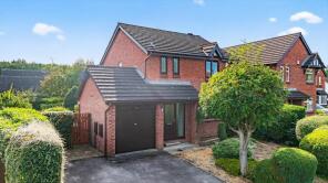 24, Bishopdale Drive, Collingham, Wetherby LS22 5LP