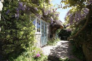 Sunnycombe, Balls Cross To Batson Hill, Salcombe TQ8 8NJ