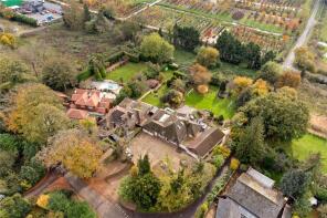 Chads Den, Old Watling Street, Flamstead, St Albans AL3 8HJ