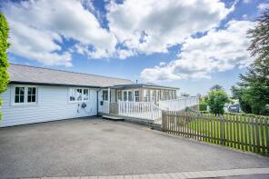 6 Ger Y Mor, Penybryn Estate, Pwllheli LL53 7SE