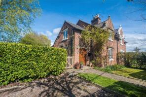 Summer Cottage, Worthenbury Road, Church Shocklach, Malpas SY14 7BP