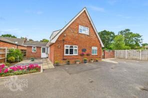 Holly Tree Chalet, Main Road, Great Yarmouth NR29 3HS