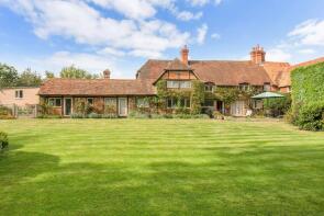 Lower Pitham Place, Basingstoke Road, Heckfield, Hook RG27 0LW