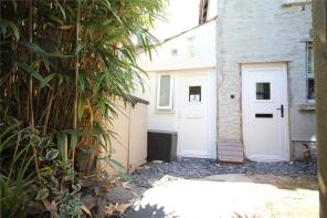 2, Harbourne Flats, Old Road, Totnes TQ9 7TA