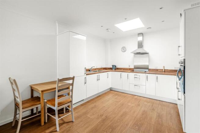 Flat-28-Fitznell-Court-4.jpg