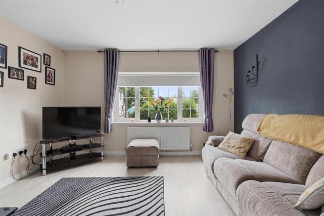 9A Ash Green Road (9 of 39).jpg