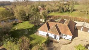 Waters Edge, Chalkhouse Green Road, Kidmore End, Reading RG4 9AS