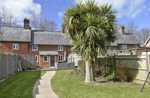 2 3, Chapel Row, Wimborne BH21 5AL