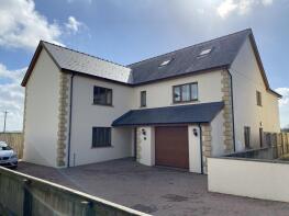 37, Bro'r Dderwen, Clynderwen SA66 7NR