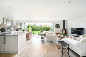 3, The Beeches, Shoreham Road, Henfield BN5 9YG