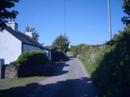 Llain Delyn, Pencarnisiog, Ty Croes LL63 5RU