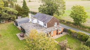 The Vines, Eaton Bray Road, Dunstable LU6 2EU