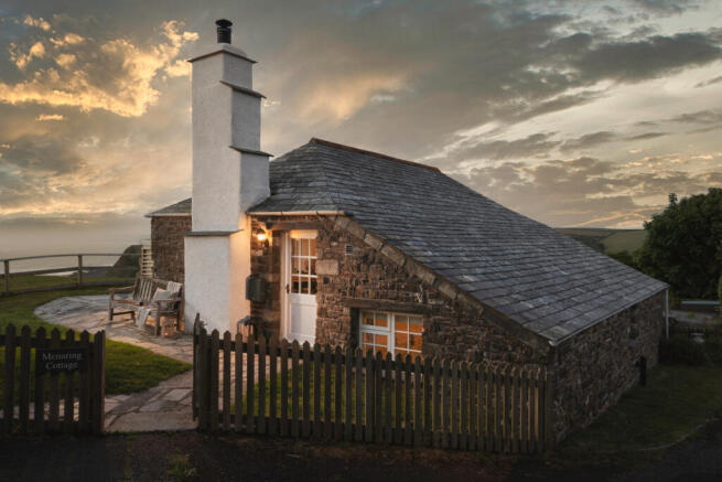 Menaring Cottage