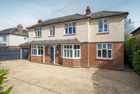 Main Road, Naphill, High Wycombe, Buckinghamshire, HP14