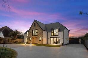 Little Tangley, Middle Way, Littlehampton BN16 1SB