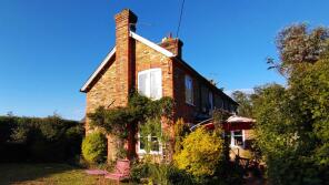 6, Bluetown Cottages, Down Court Road, Sittingbourne ME9 0AN
