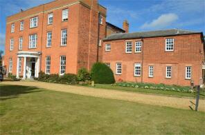 18, Broom Hall, High Street, Biggleswade SG18 9ND