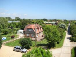 121, Third Avenue, Almodington, Chichester PO20 7LB