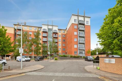 Buckingham Avenue, Slough, SL1
