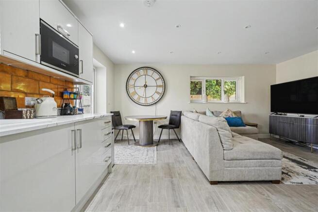 Living/Dining Kitchen