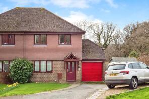 8, Blacksmiths Field, Robertsbridge TN32 5UR