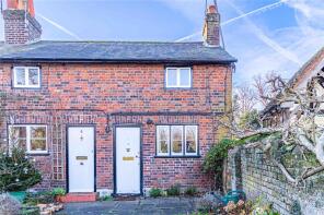 7, Church Cottages, Church Meadow, Great Gaddesden, Hemel Hempstead HP1 3BU