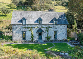Stablau, Braich Y Celyn Hall, Aberdyfi LL35 0RD