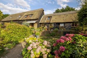 3 The Barn, Ickham Court Farm, Canterbury CT3 1QQ