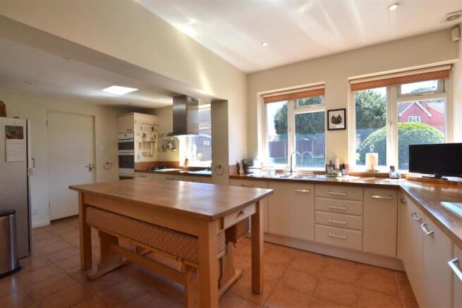 Kitchen.JPG