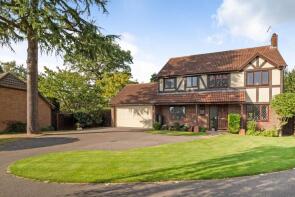 18 Silver Birches, Winterpit Close, Horsham RH13 6JY