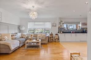 48, Churchill Road, Horley RH6 9NY