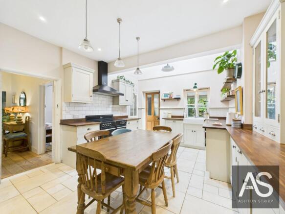 Kitchen / Dining