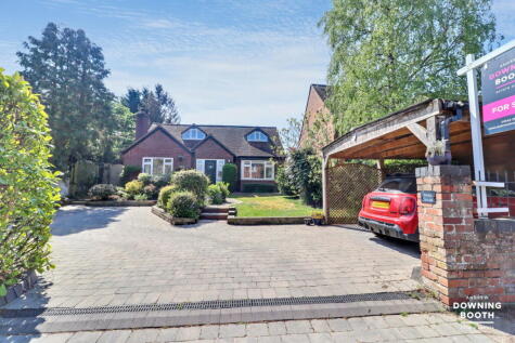 Hadley Street, Yoxall, Burton-On-Trent DE13 8NB - Village Location