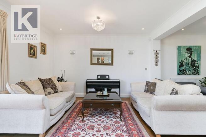 Plantagenet Close, Worcester Park - KT4 7DQ
