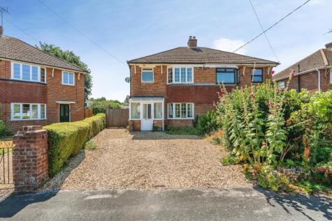 Tadfield Crescent, Romsey, Hampshire, SO51