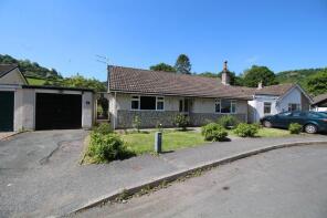 6, Maes Madog, Pontfadog, Llangollen LL20 7BN