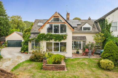 Pool Road, Newtown, Powys, SY16