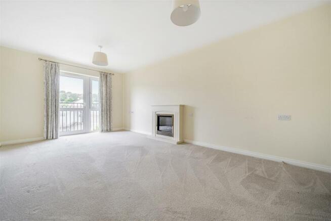Living room 1.jpg