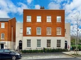 19, Aquila Drive, Plymouth PL9 8GW