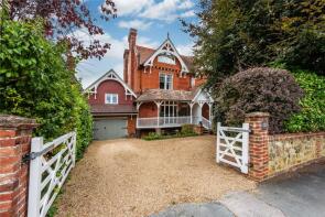 10 Eversley, Knoll Road, Dorking RH4 3EW
