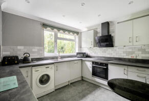 Flat 11, Pitman Court, Gloucester Road, Swainswick, Bath BA1 8BD