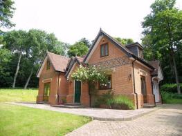 Hatfield Lodge, Ponsbourne Park, Newgate Street, Hertford SG13 8NH