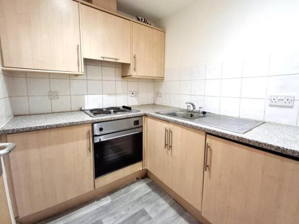71 kitchen (2).jpg