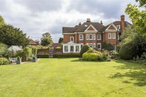 New Quintain, North Meadow, Offham, West Malling ME19 5NU