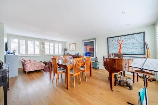 Open Plan Sitting/Dining Area