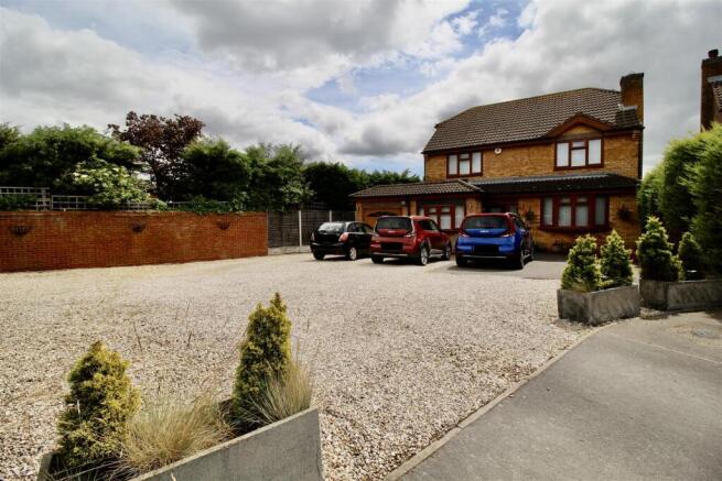Front Garden/Driveway