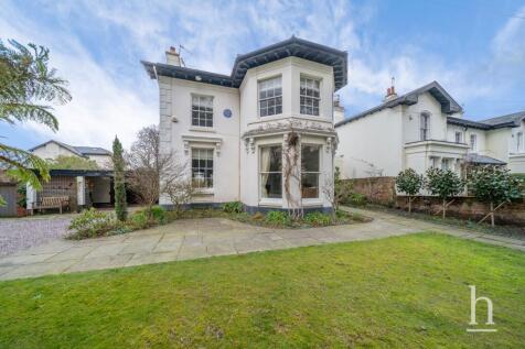 Village Road, Oxton, CH43