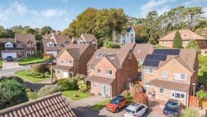 34, Whitegates, Mayals, Swansea SA3 5HW